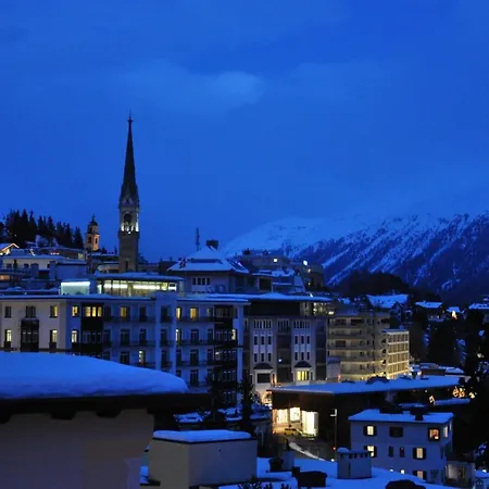Ski-in St. Moritz