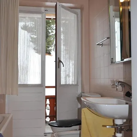 Ski-in St. Moritz